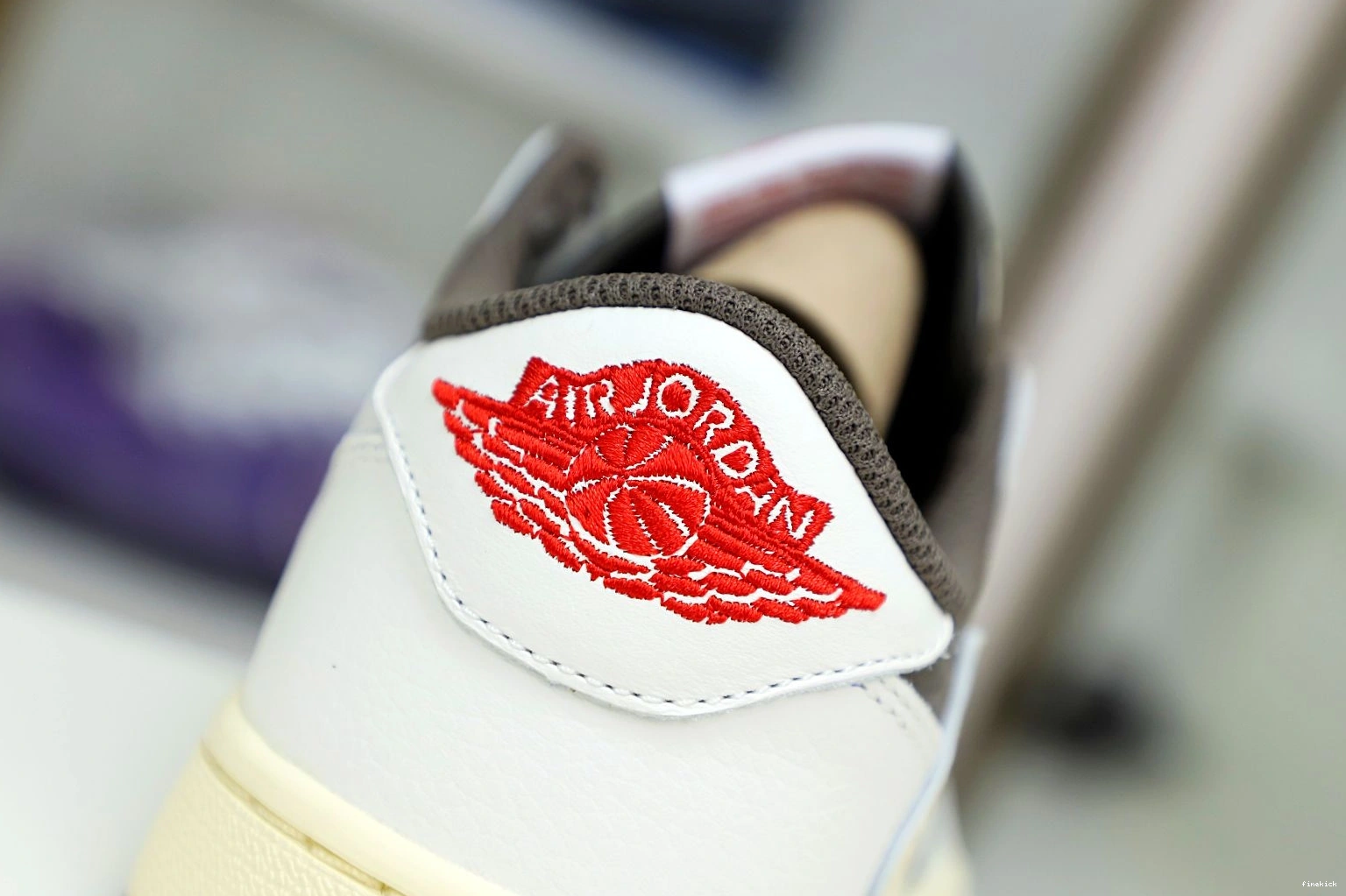 X TRAVIS 1 JORDAN OG AIR SCOTT REVERSE LOW MOCHA 1124